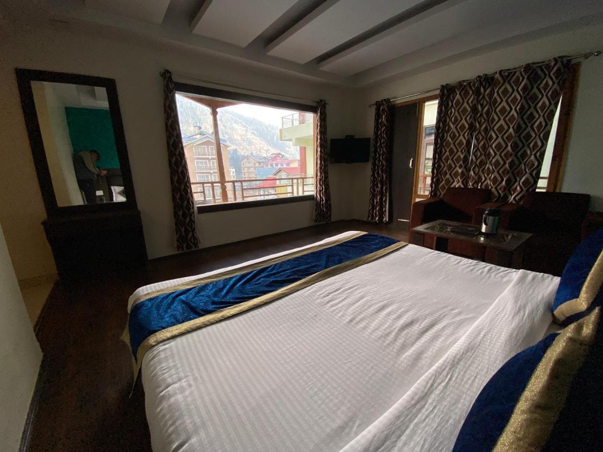 Hotel Manali Queen Eksteriør bilde